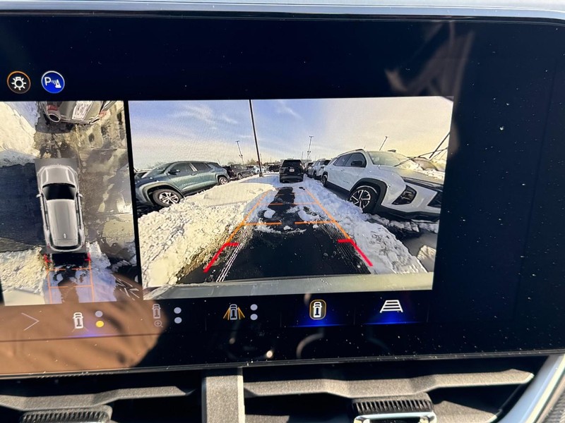 Chevrolet Equinox Vehicle Image 15