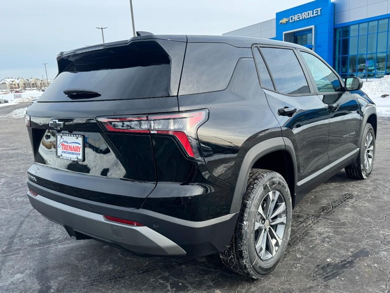 Chevrolet Equinox Vehicle Image 02