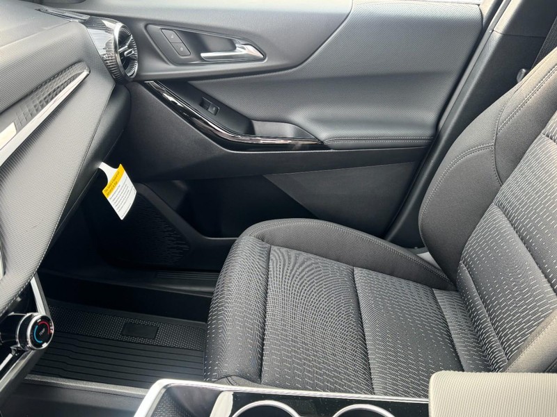 Chevrolet Equinox Vehicle Image 07