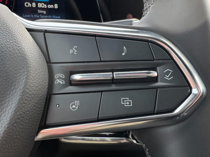 Chevrolet Equinox Vehicle Image 11