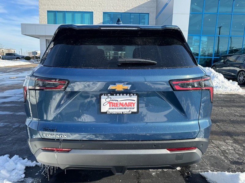 Chevrolet Equinox Vehicle Image 03