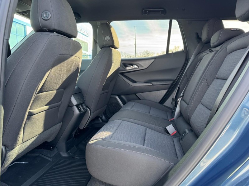 Chevrolet Equinox Vehicle Image 06