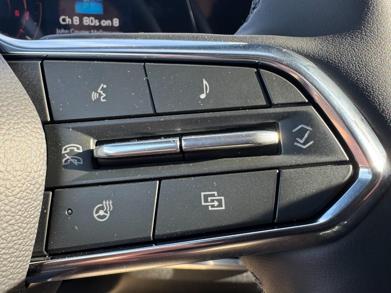 Chevrolet Equinox Vehicle Image 11