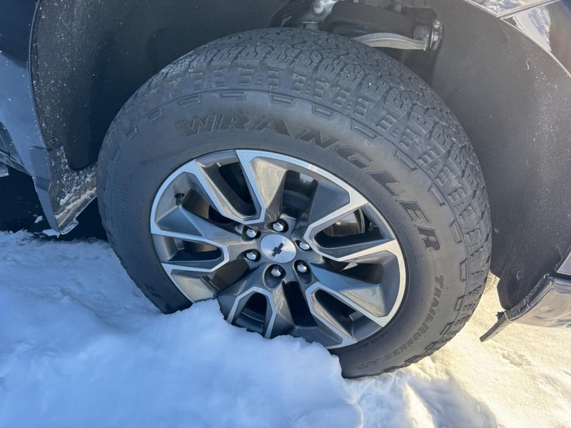 Chevrolet Silverado 1500 Vehicle Image 04