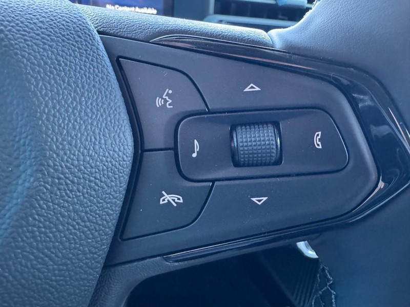 Chevrolet Bolt Vehicle Image 11