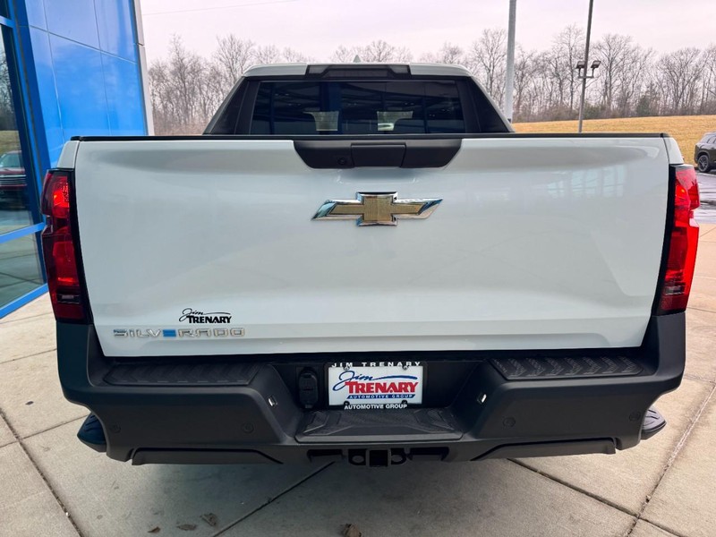 Chevrolet Silverado EV Vehicle Image 04