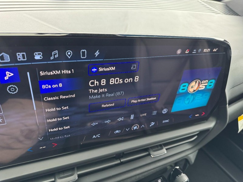 Chevrolet Silverado EV Vehicle Image 15