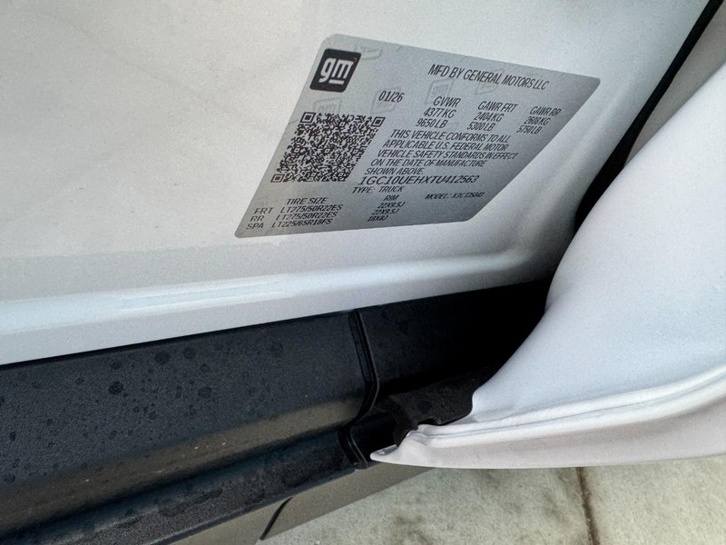 Chevrolet Silverado EV Vehicle Image 18