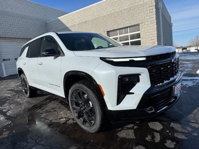 Chevrolet Traverse Vehicle Image 02