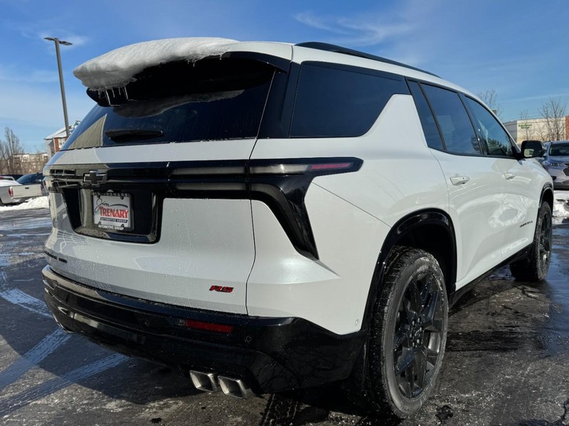 Chevrolet Traverse Vehicle Image 03