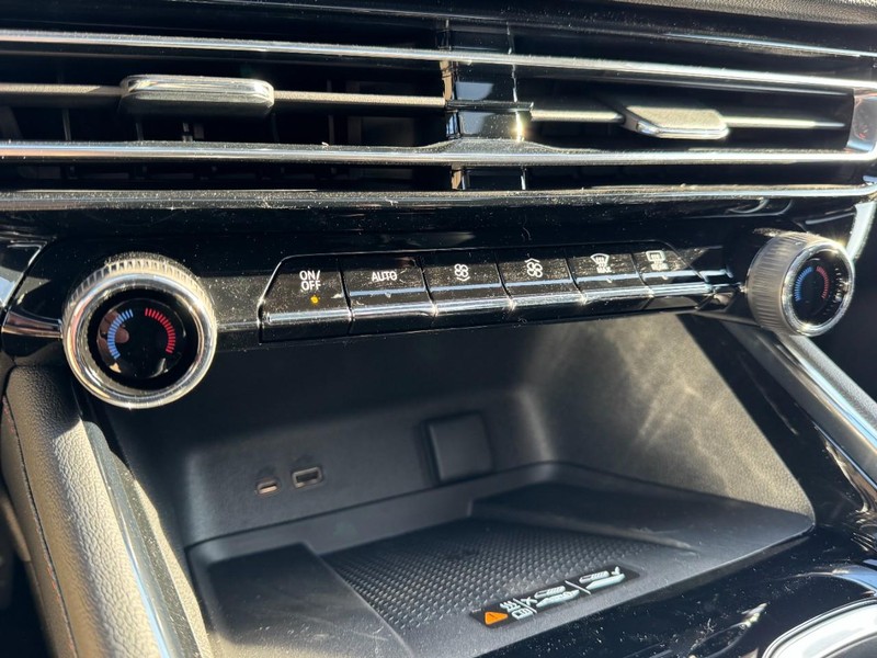 Chevrolet Traverse Vehicle Image 13