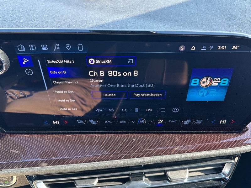 Chevrolet Traverse Vehicle Image 14