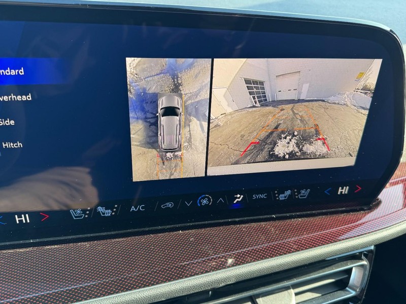 Chevrolet Traverse Vehicle Image 16