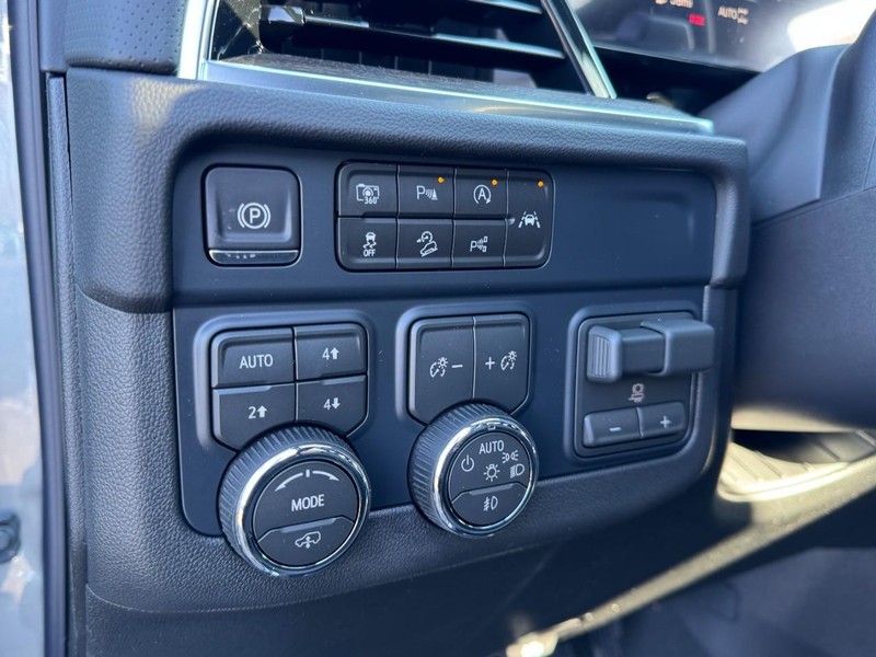 Chevrolet Tahoe Vehicle Image 09