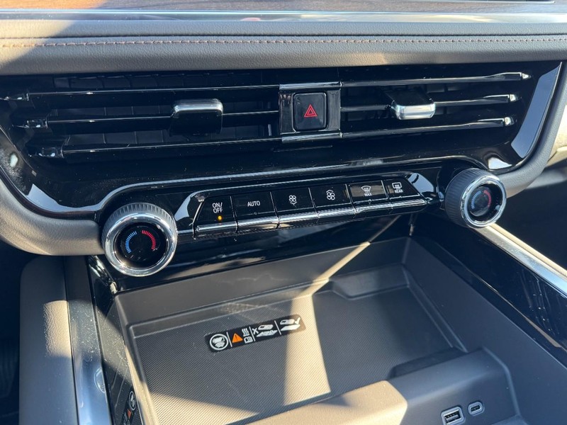 Chevrolet Tahoe Vehicle Image 13