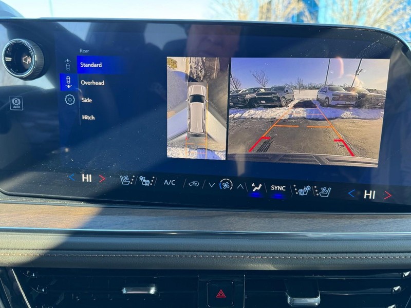 Chevrolet Tahoe Vehicle Image 16