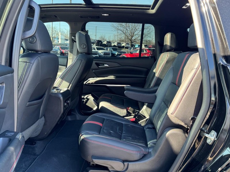 Chevrolet Traverse Vehicle Image 10