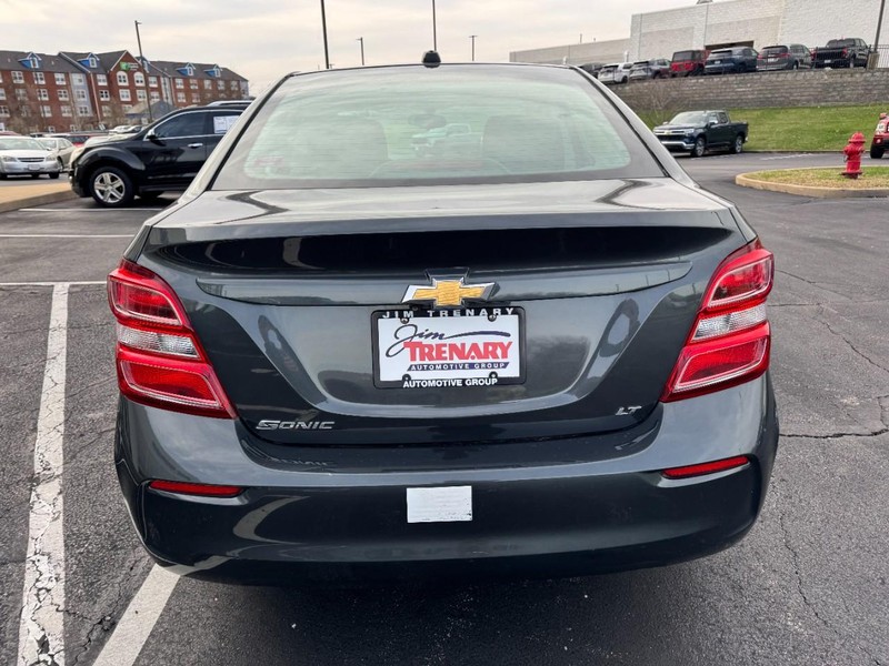 Chevrolet Sonic Vehicle Image 04