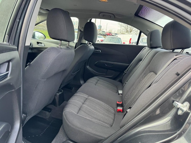 Chevrolet Sonic Vehicle Image 10