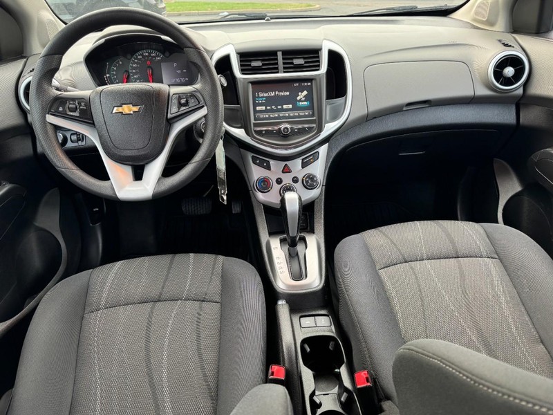 Chevrolet Sonic Vehicle Image 11