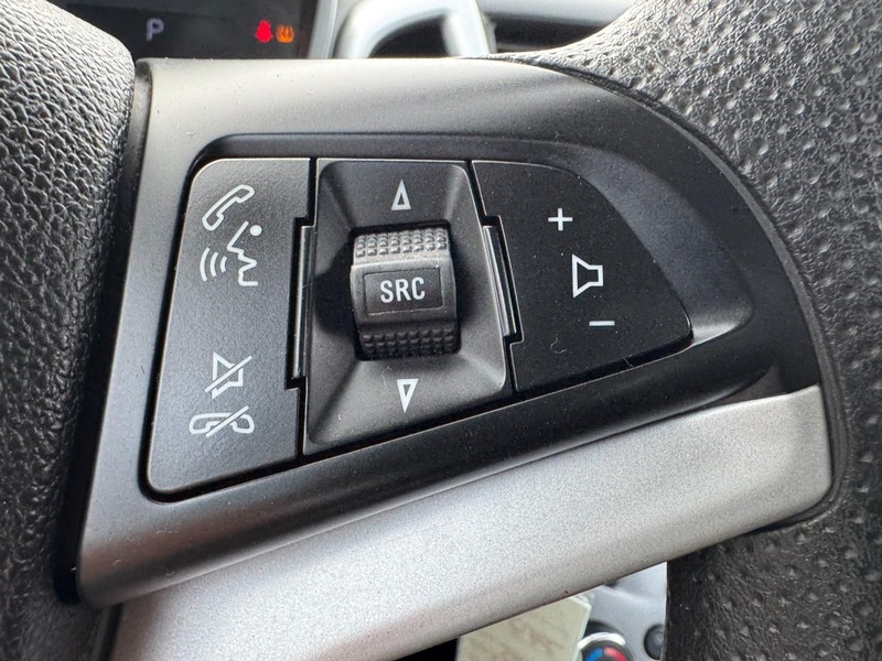 Chevrolet Sonic Vehicle Image 17