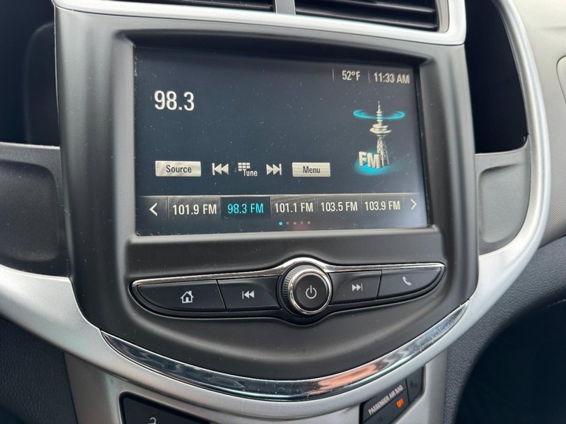 Chevrolet Sonic Vehicle Image 19