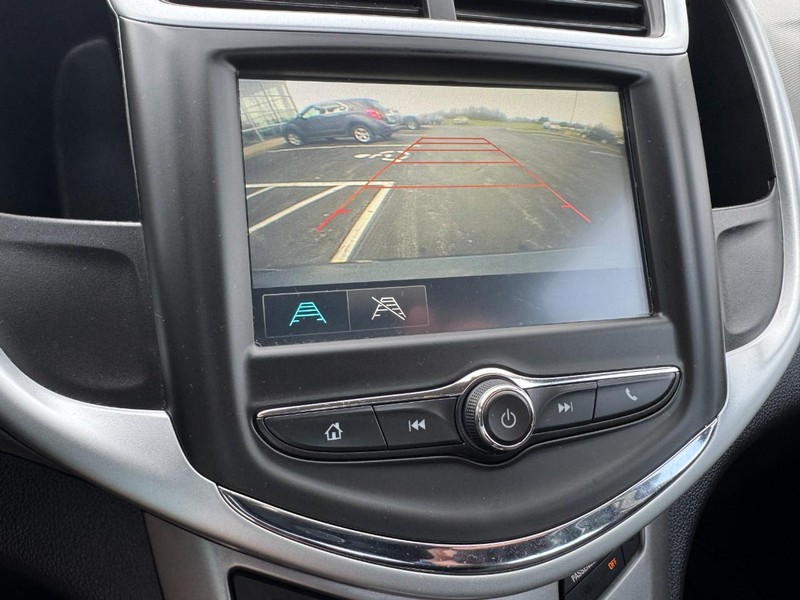 Chevrolet Sonic Vehicle Image 20