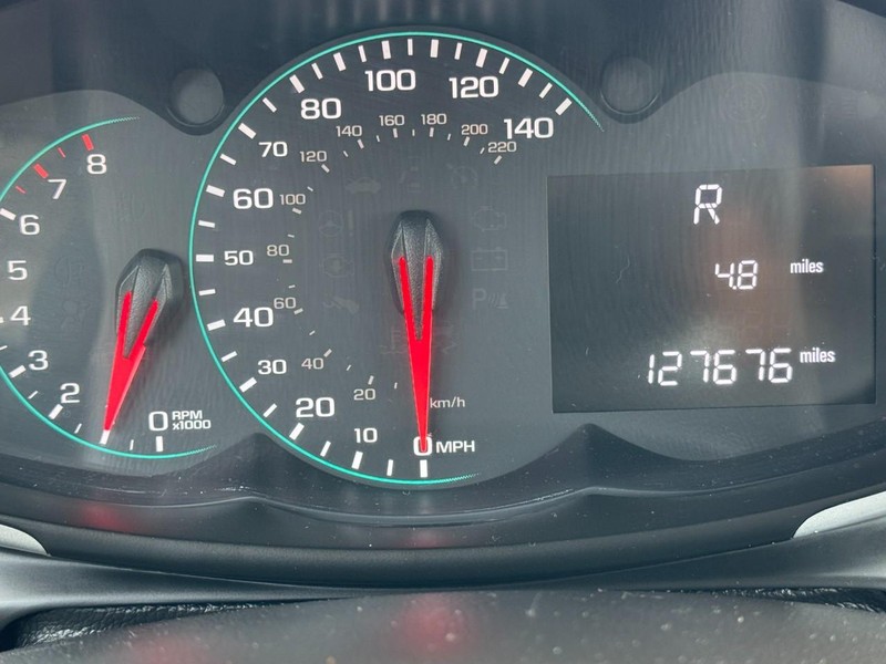 Chevrolet Sonic Vehicle Image 21