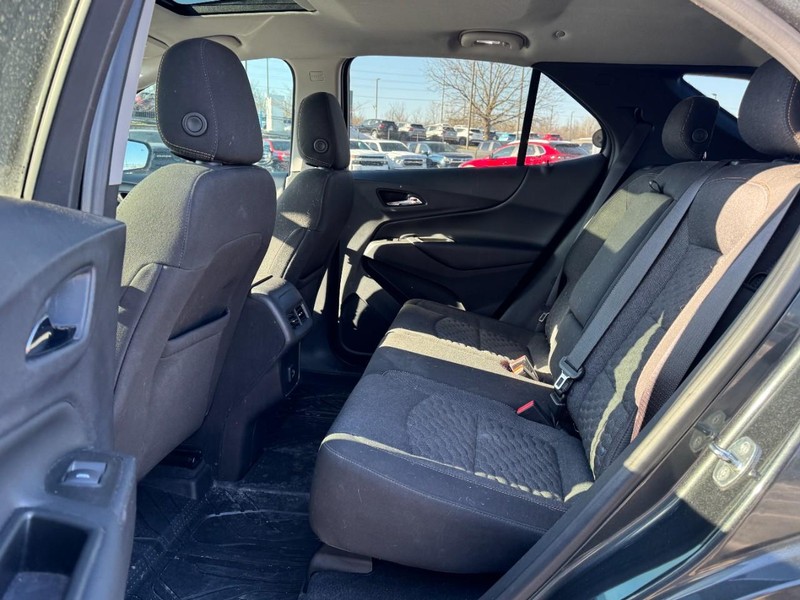 Chevrolet Equinox Vehicle Image 09