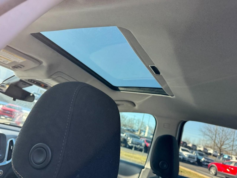 Chevrolet Equinox Vehicle Image 10