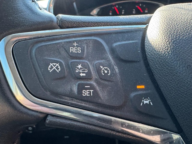 Chevrolet Equinox Vehicle Image 16