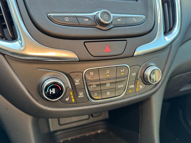 Chevrolet Equinox Vehicle Image 18