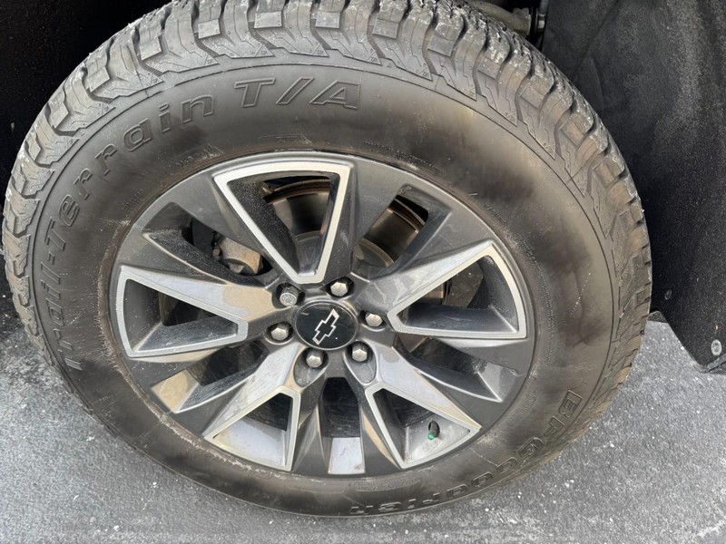 Chevrolet Tahoe Vehicle Image 05