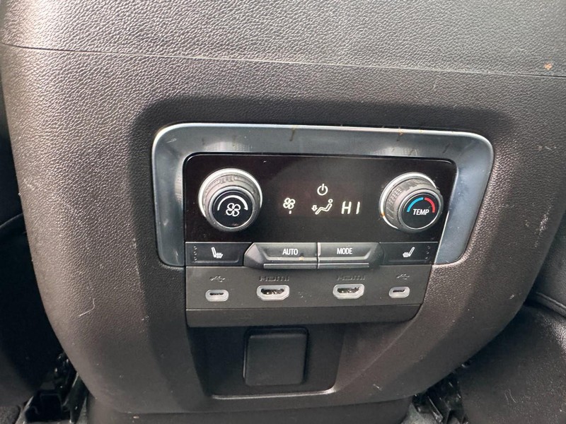 Chevrolet Tahoe Vehicle Image 13