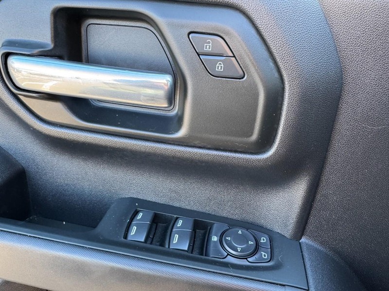 Chevrolet Silverado 1500 Vehicle Image 16