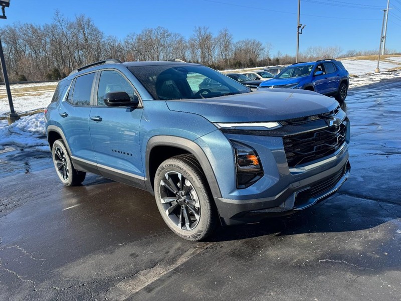 Chevrolet Equinox Vehicle Image 02