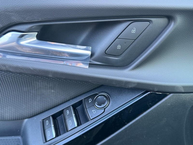 Chevrolet Equinox Vehicle Image 10