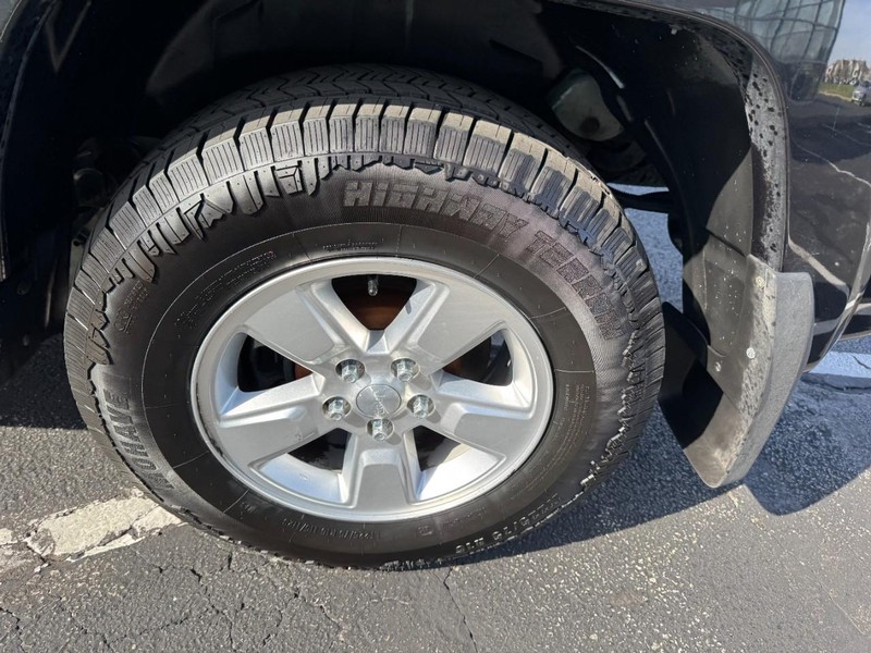 Jeep Liberty Vehicle Image 07