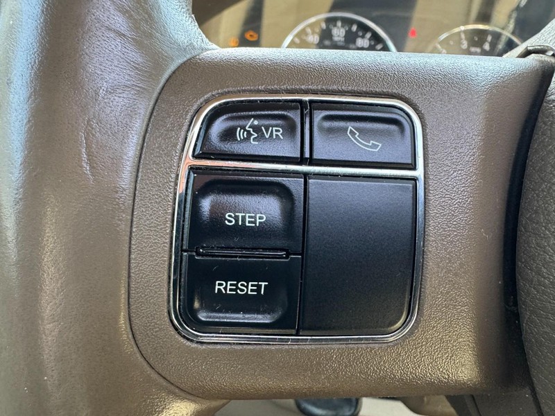 Jeep Liberty Vehicle Image 17