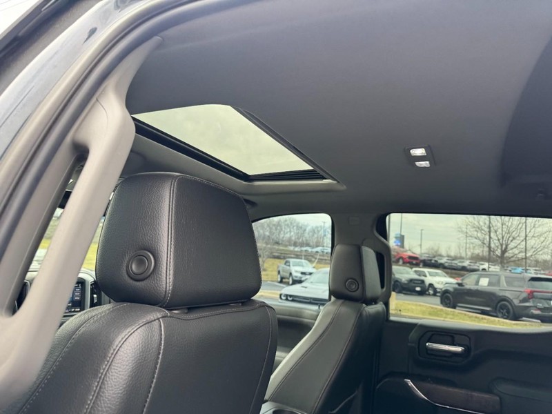 GMC Sierra 1500 Vehicle Image 11