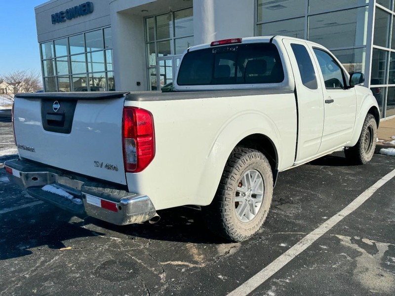 Nissan Frontier Vehicle Image 02