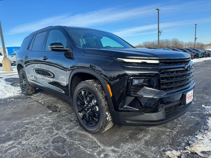 Chevrolet Traverse Vehicle Image 02