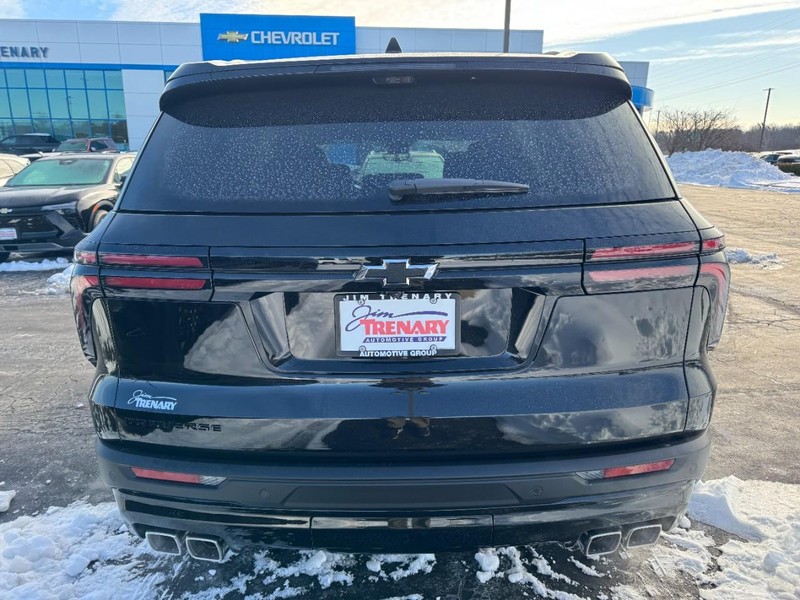 Chevrolet Traverse Vehicle Image 04