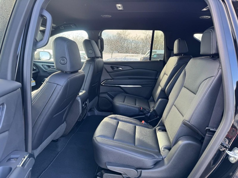 Chevrolet Traverse Vehicle Image 06