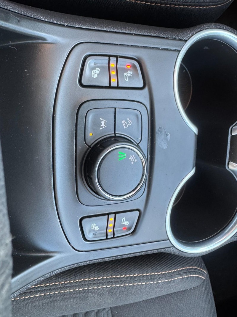 GMC Terrain Vehicle Image 18