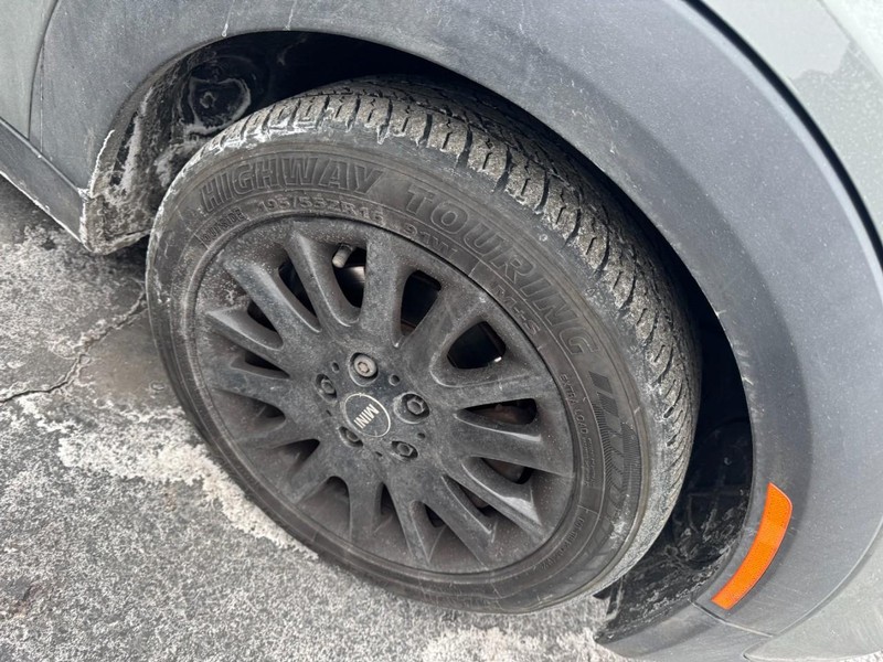 MINI Cooper Hardtop 4 Door Vehicle Image 05