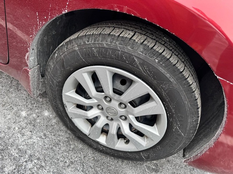 Nissan Altima Vehicle Image 05