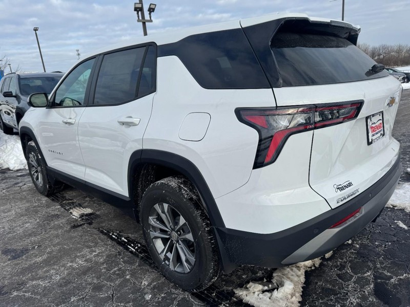 Chevrolet Equinox Vehicle Image 05