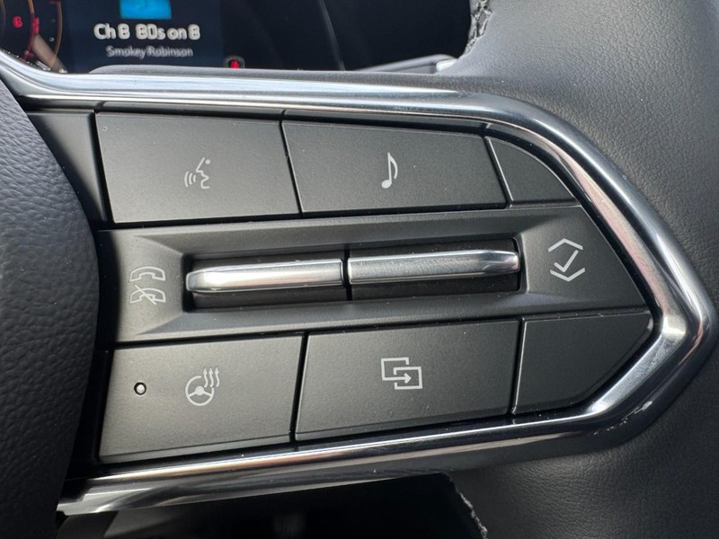 Chevrolet Equinox Vehicle Image 11