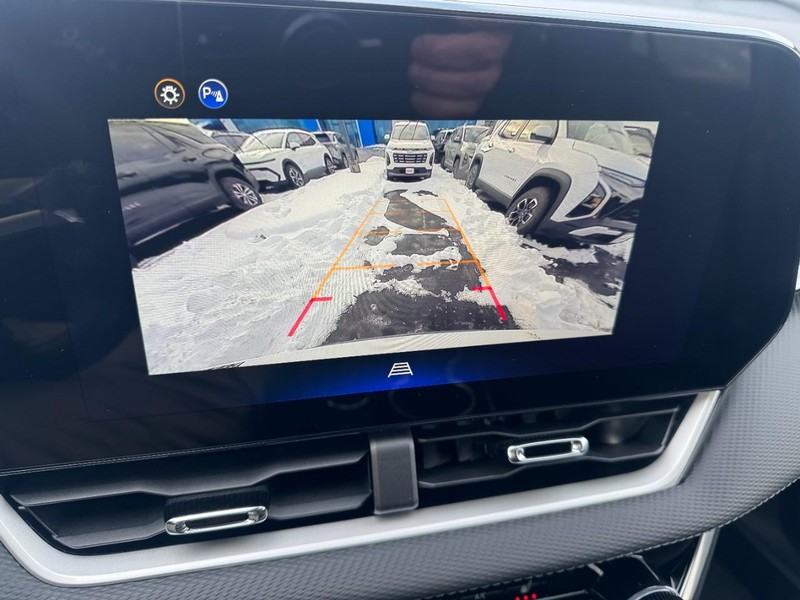 Chevrolet Equinox Vehicle Image 15